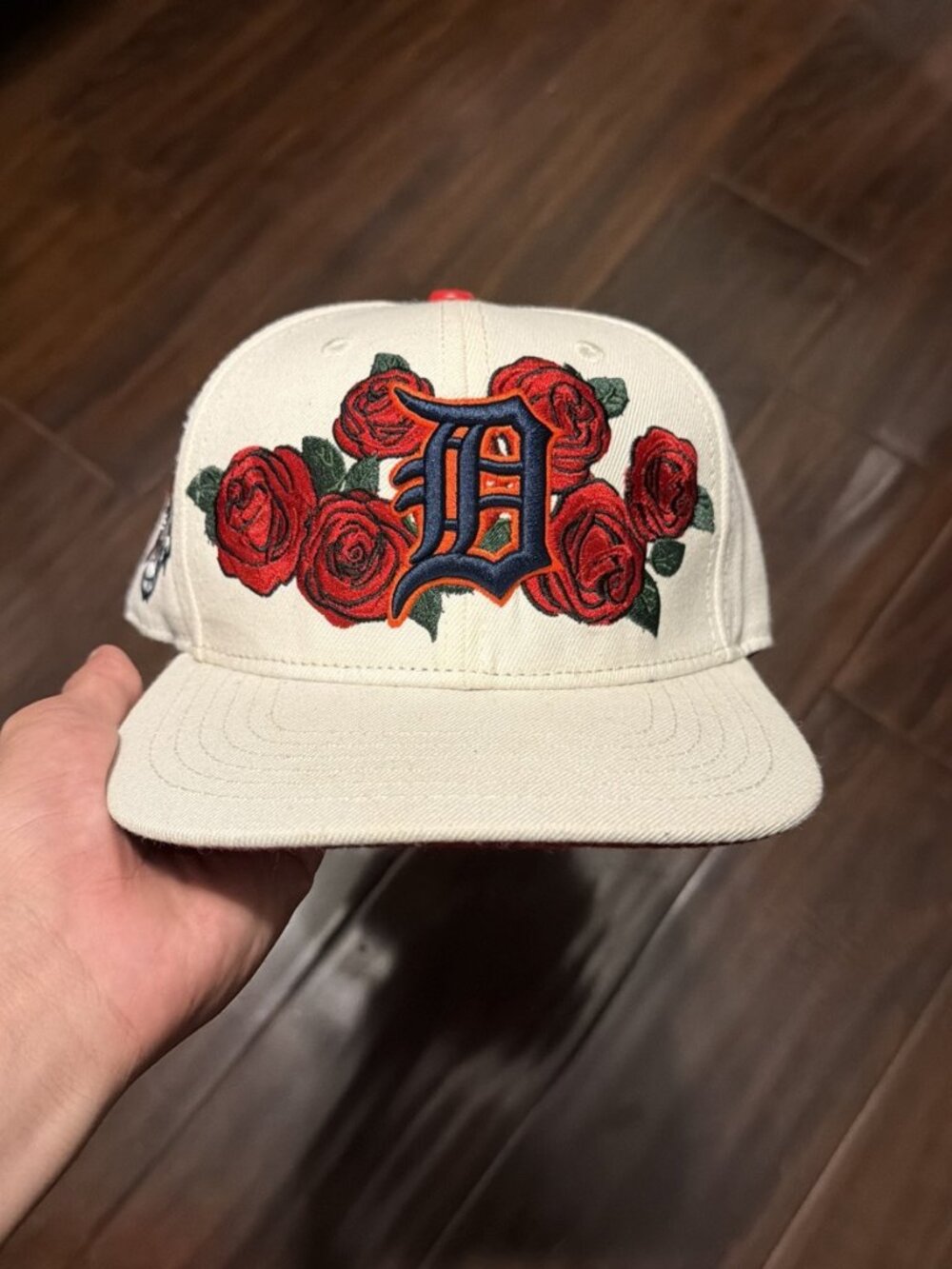 Pro Standard Detroit Tigers roses leather snapback hat